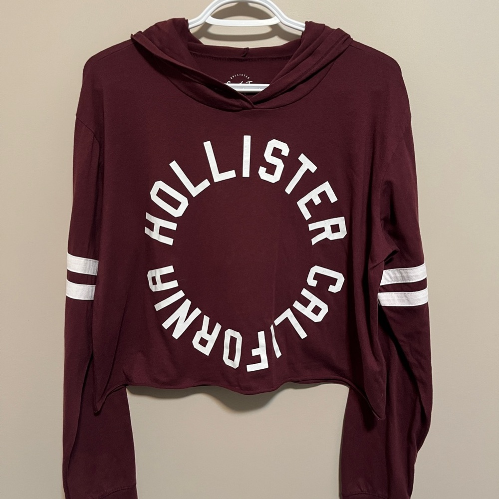 Hollister Burgundy Long-Sleeved Hoodie Cropped Tee, size L